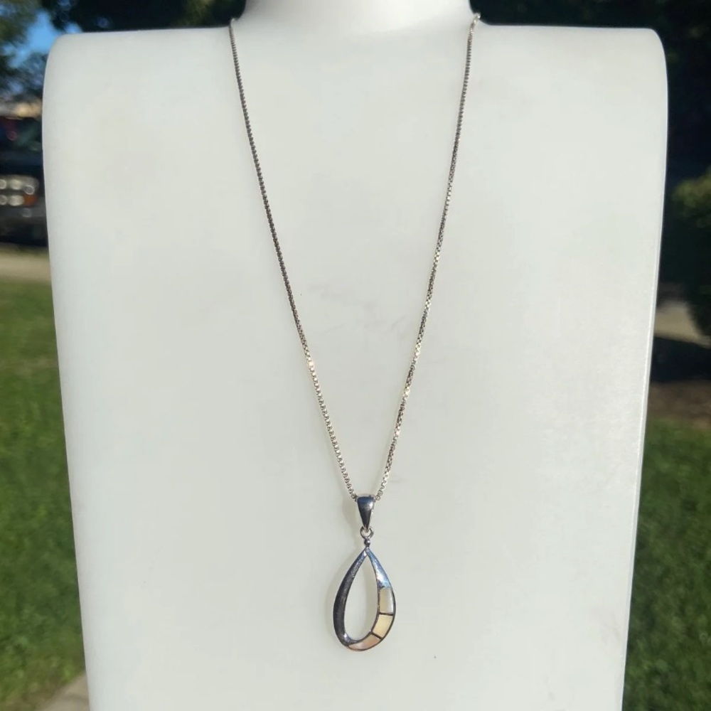Sterling silver MOP Pendant Necklace